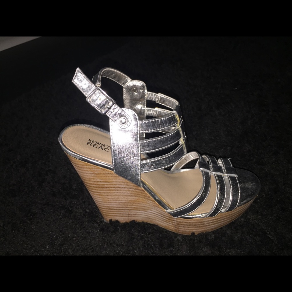 Kenneth Cole silver strapped wedges 👡 👡 - Picture 6 of 7